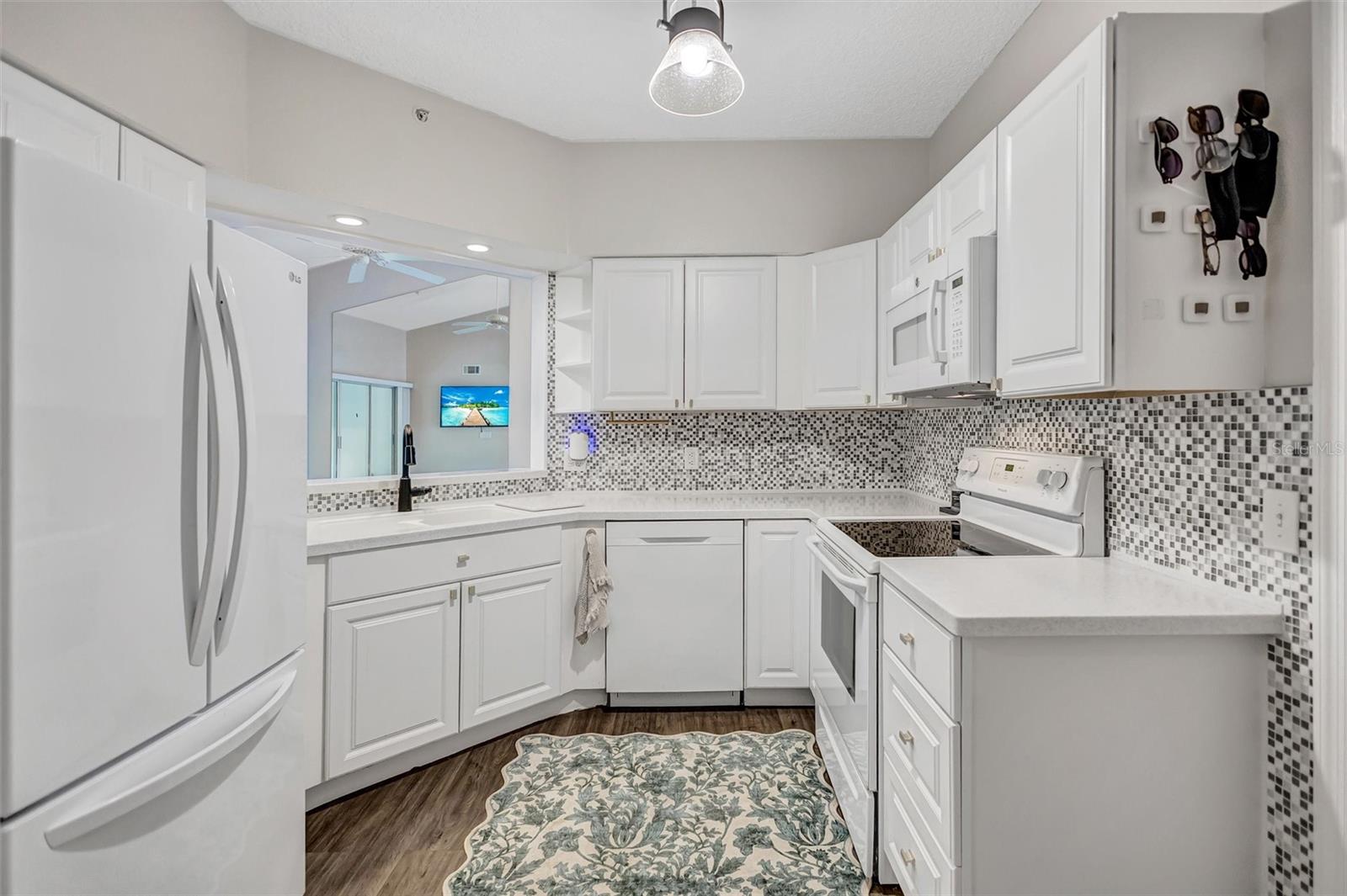 5520 FAIR OAKS STREET, #19A, Bradenton, FL 34203