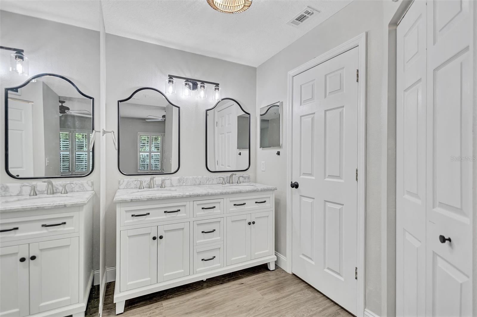 5520 FAIR OAKS STREET, #19A, Bradenton, FL 34203