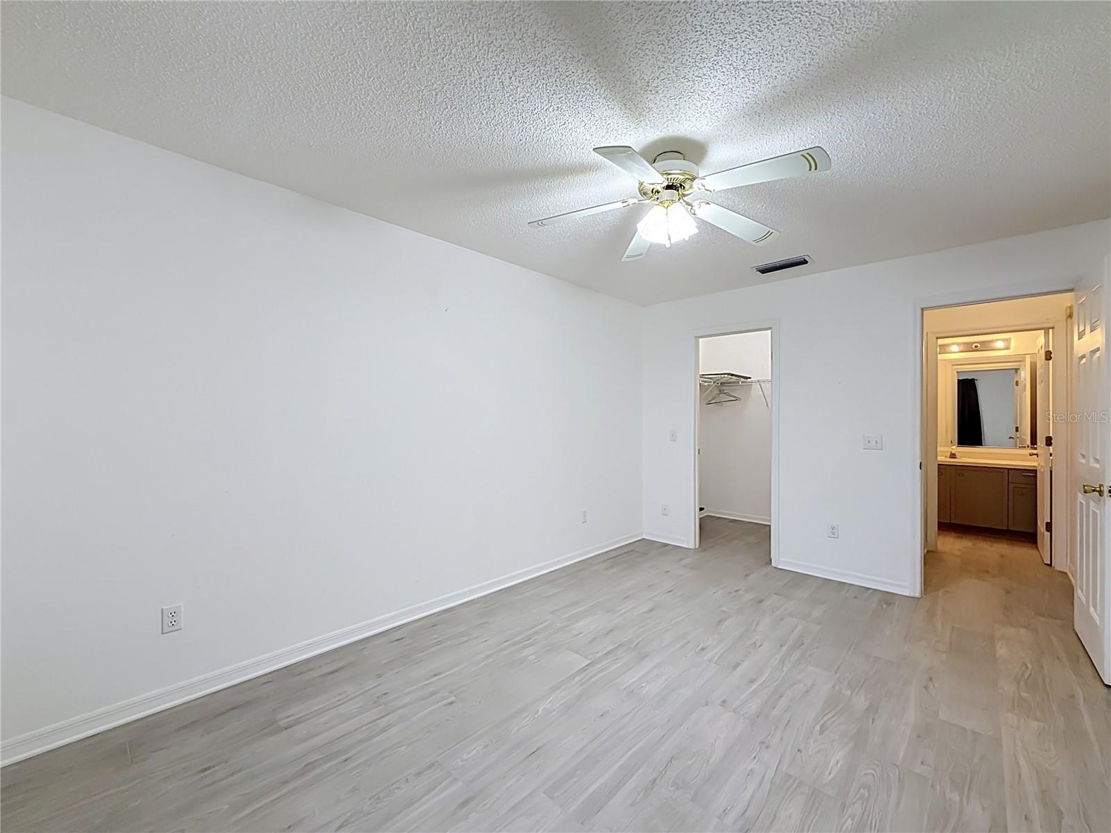 1607 COG HILL DRIVE, Lady Lake, FL 32159