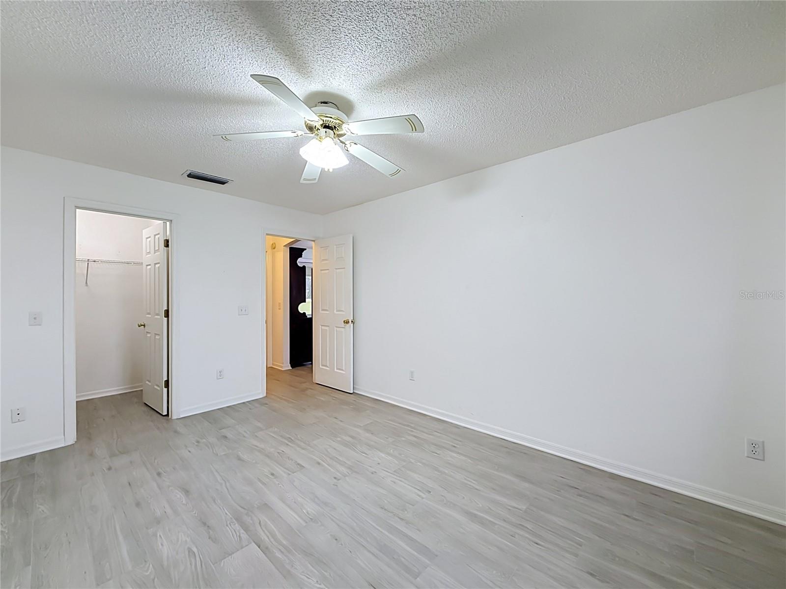 1607 COG HILL DRIVE, Lady Lake, FL 32159