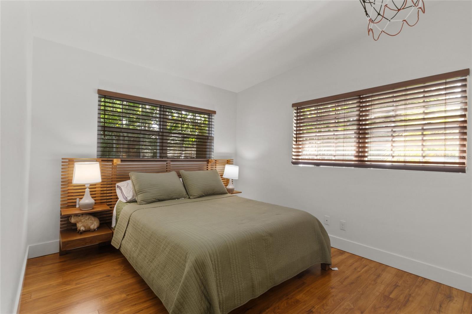 2857 WOOD STREET, Sarasota, FL 34237