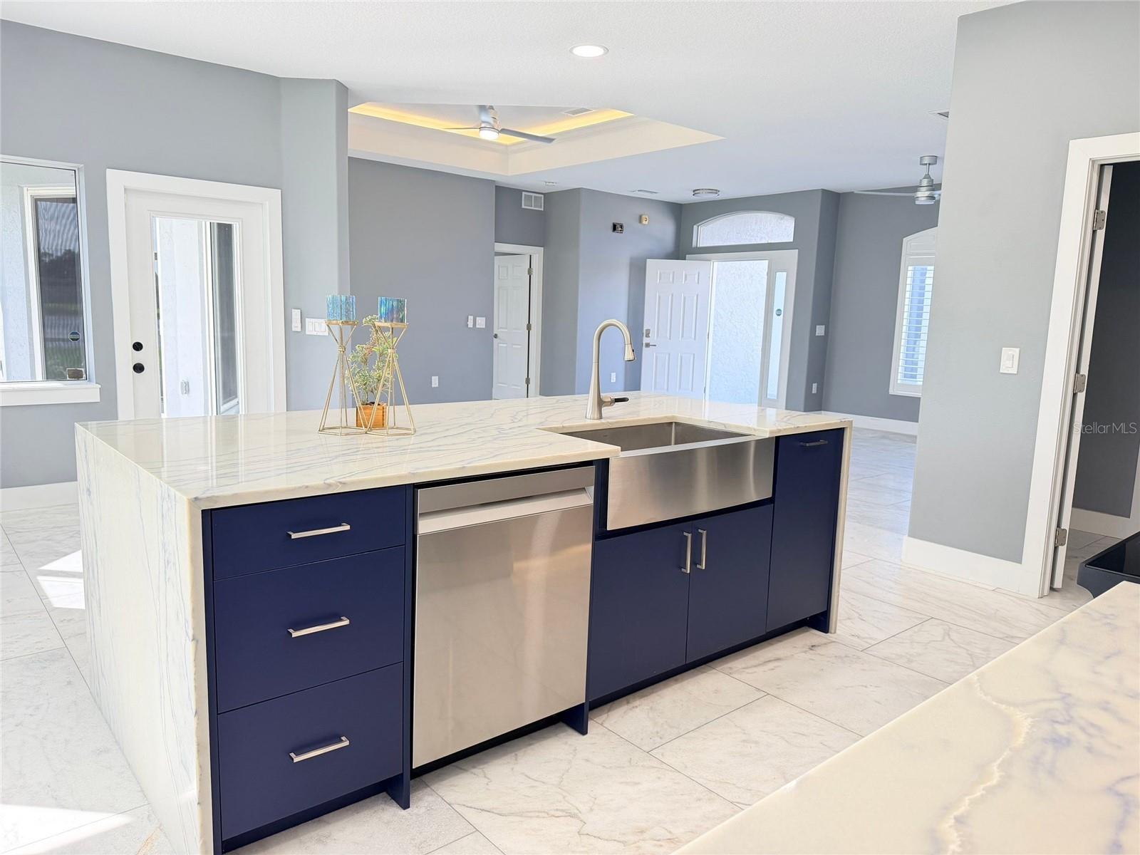 Kitchen Island Sink, Dishwasher