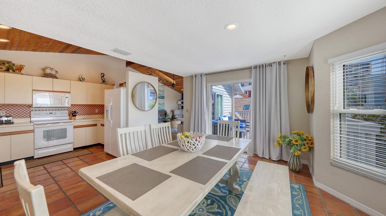 126 AVENIDA VENECCIA, Sarasota, FL 34242