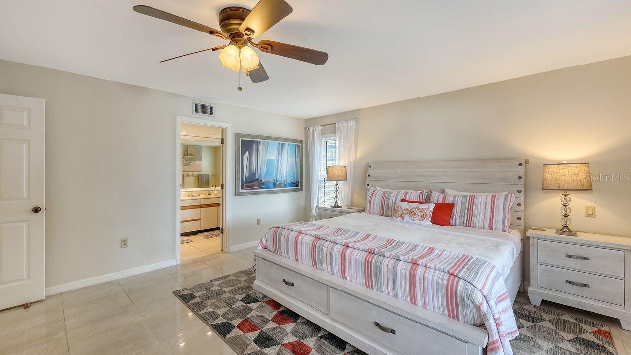 126 AVENIDA VENECCIA, Sarasota, FL 34242
