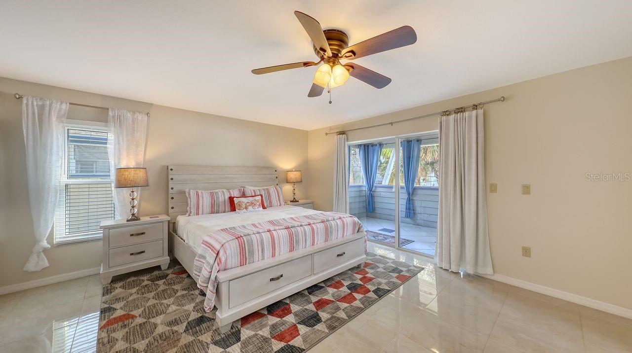126 AVENIDA VENECCIA, Sarasota, FL 34242