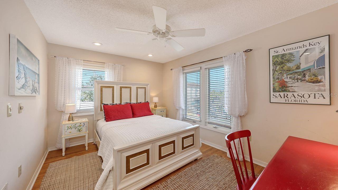 126 AVENIDA VENECCIA, Sarasota, FL 34242