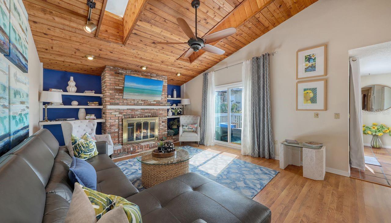 126 AVENIDA VENECCIA, Sarasota, FL 34242