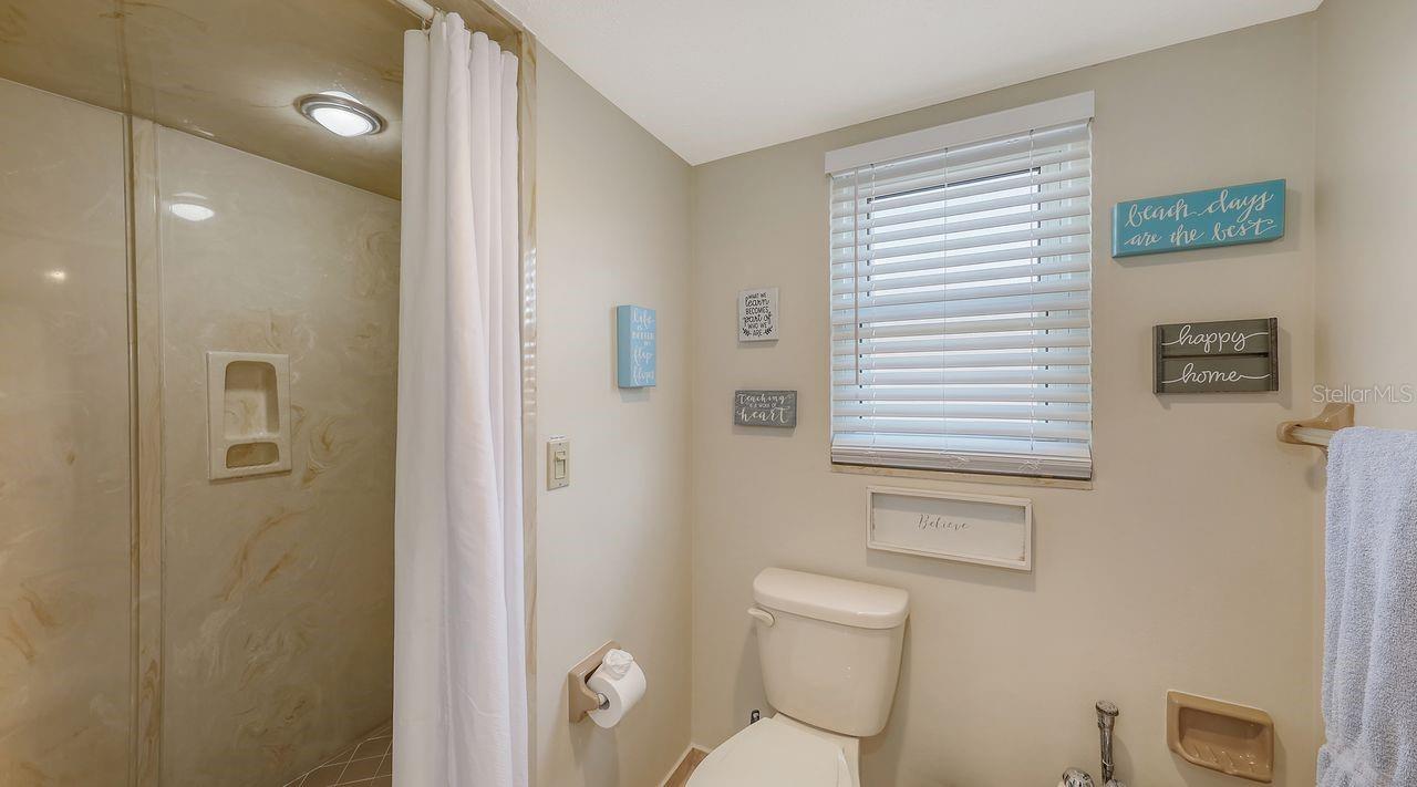 126 AVENIDA VENECCIA, Sarasota, FL 34242