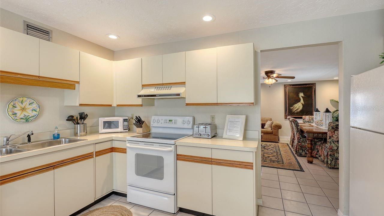 126 AVENIDA VENECCIA, Sarasota, FL 34242