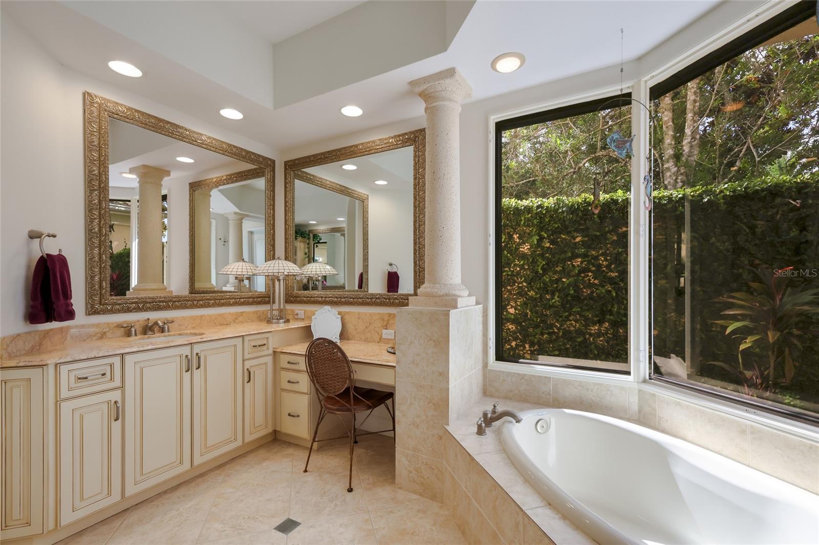 Primary en suite