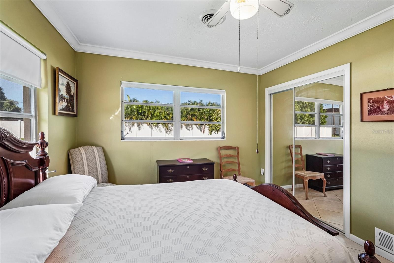 309 second bedroom with mirrored glass closet
