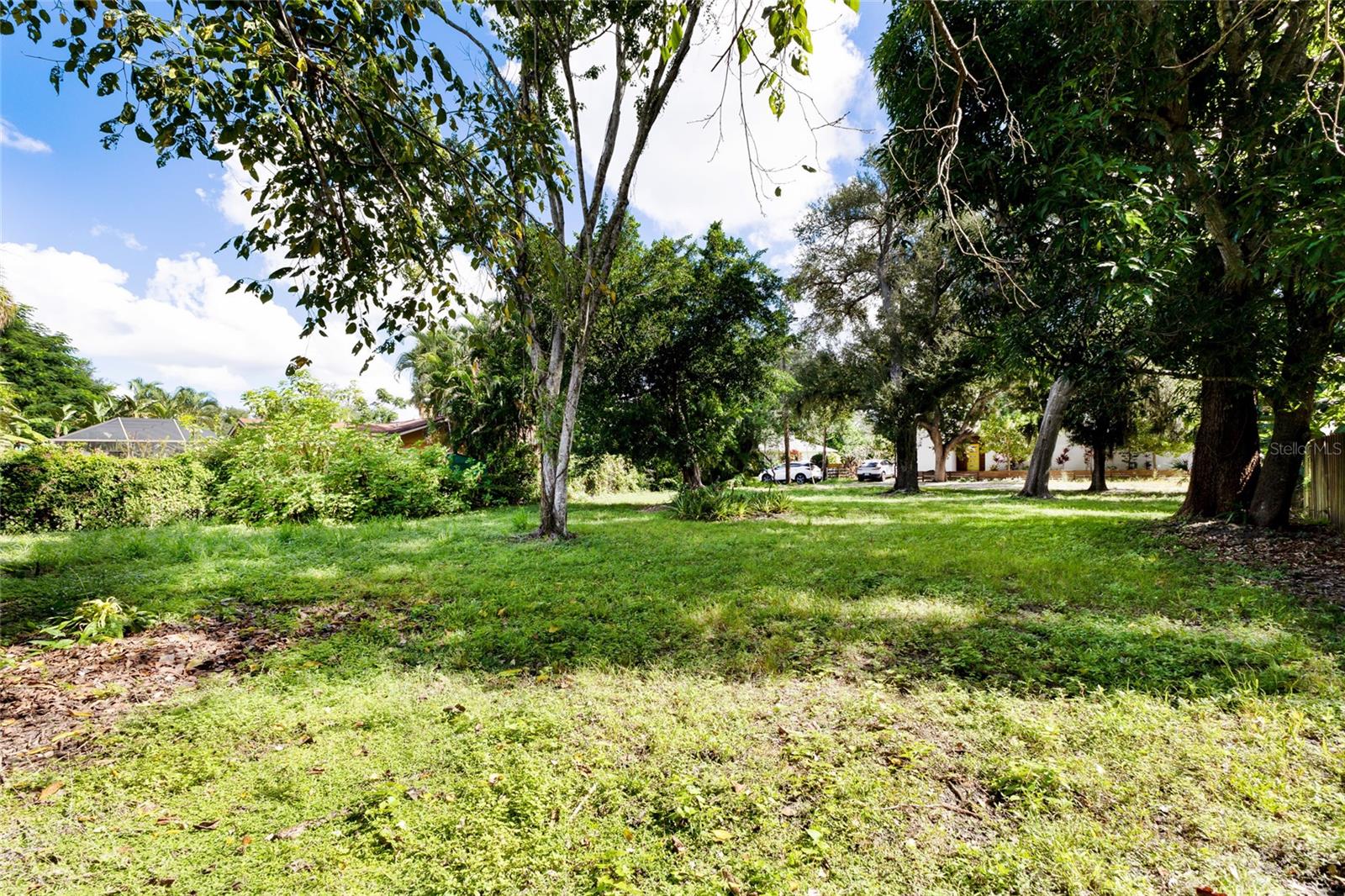 2423 HICKORY AVENUE, Sarasota, FL 34234
