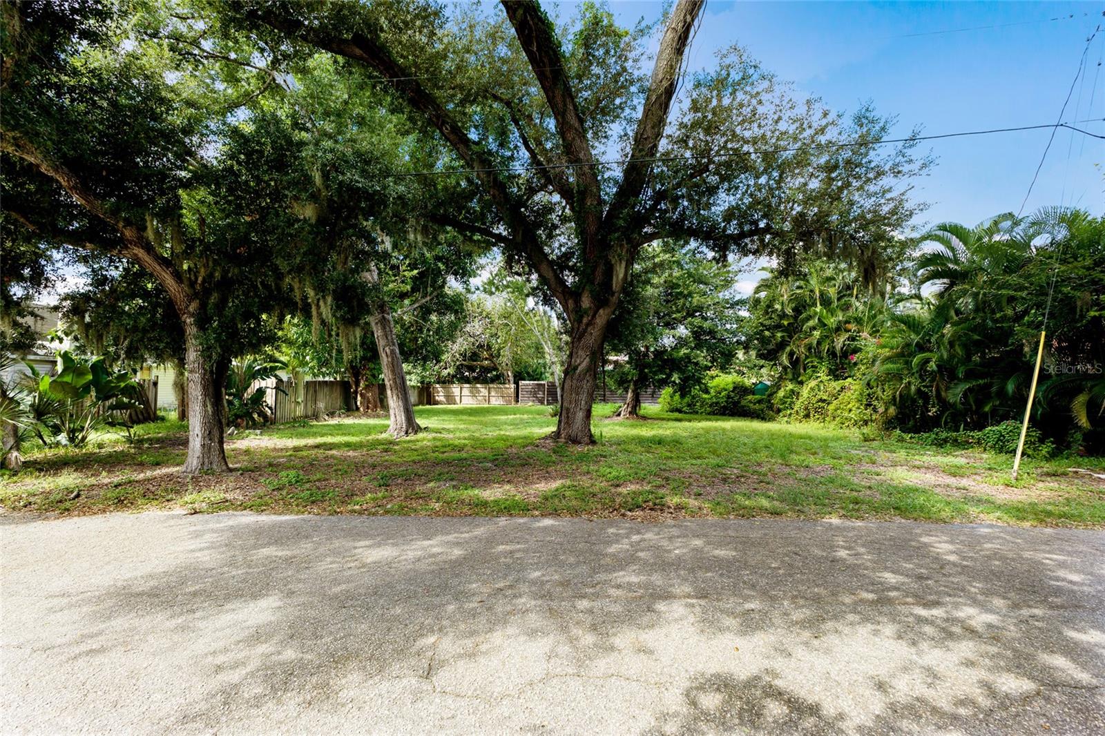 2423 HICKORY AVENUE, Sarasota, FL 34234