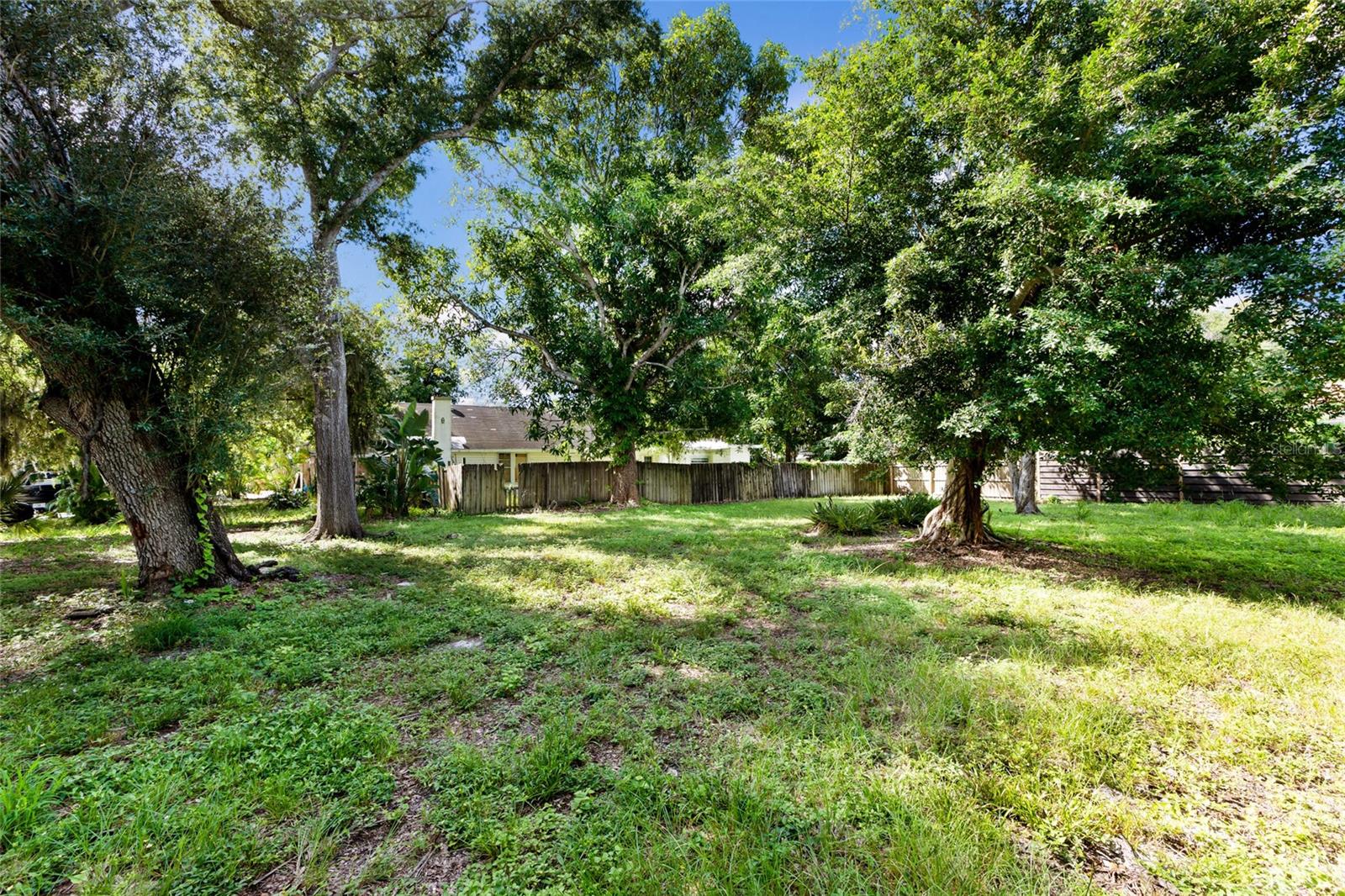 2423 HICKORY AVENUE, Sarasota, FL 34234