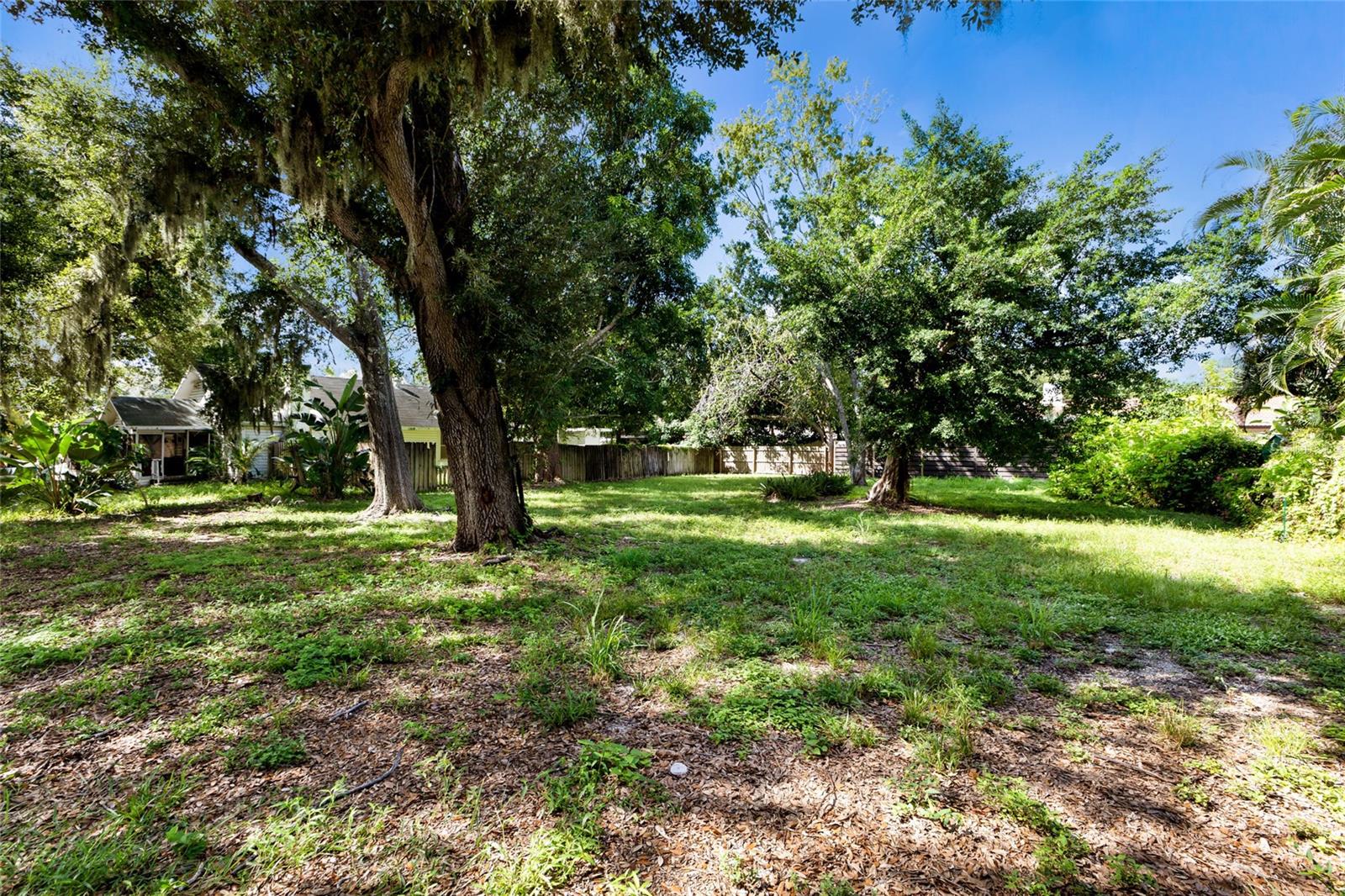 2423 HICKORY AVENUE, Sarasota, FL 34234