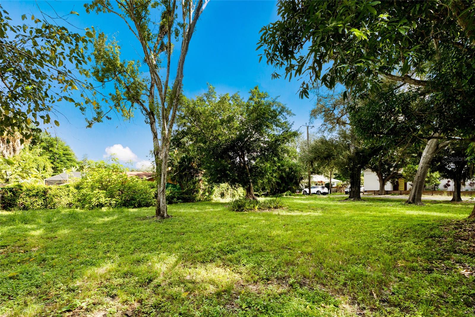 2423 HICKORY AVENUE, Sarasota, FL 34234
