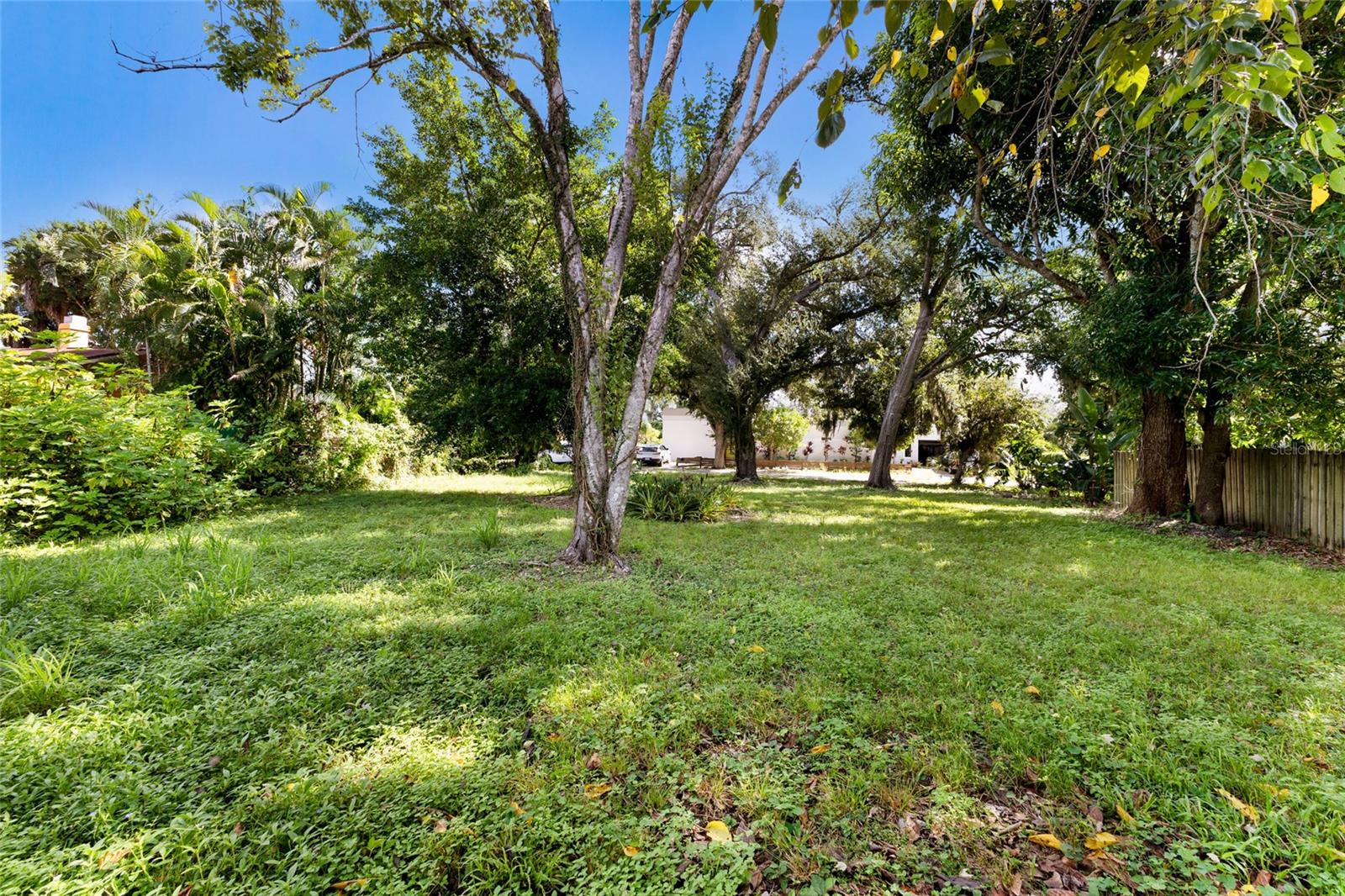 2423 HICKORY AVENUE, Sarasota, FL 34234