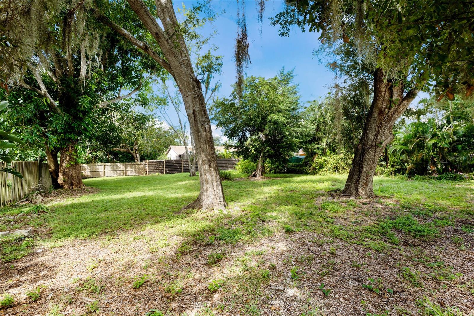 2423 HICKORY AVENUE, Sarasota, FL 34234
