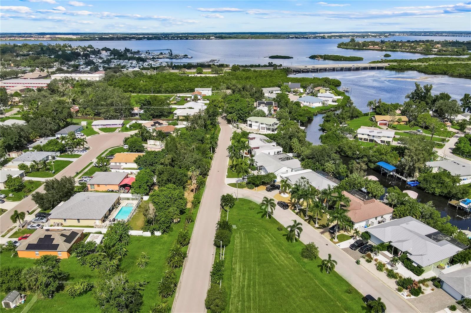 715 OAK STREET, Bradenton, FL 34208