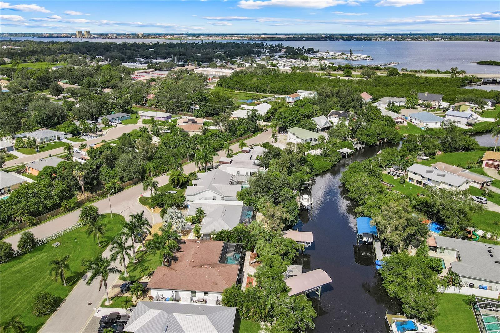 715 OAK STREET, Bradenton, FL 34208