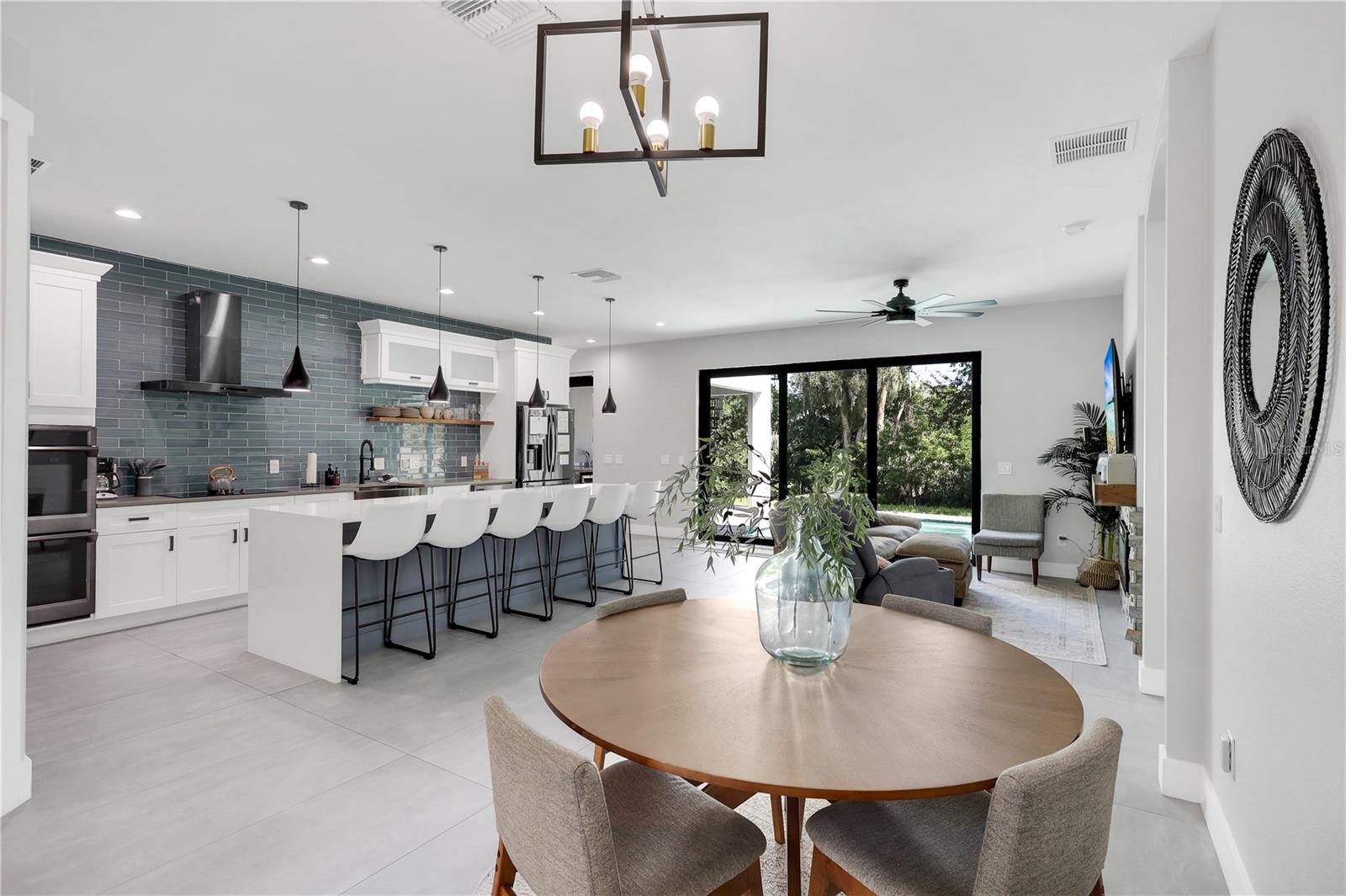 715 OAK STREET, Bradenton, FL 34208