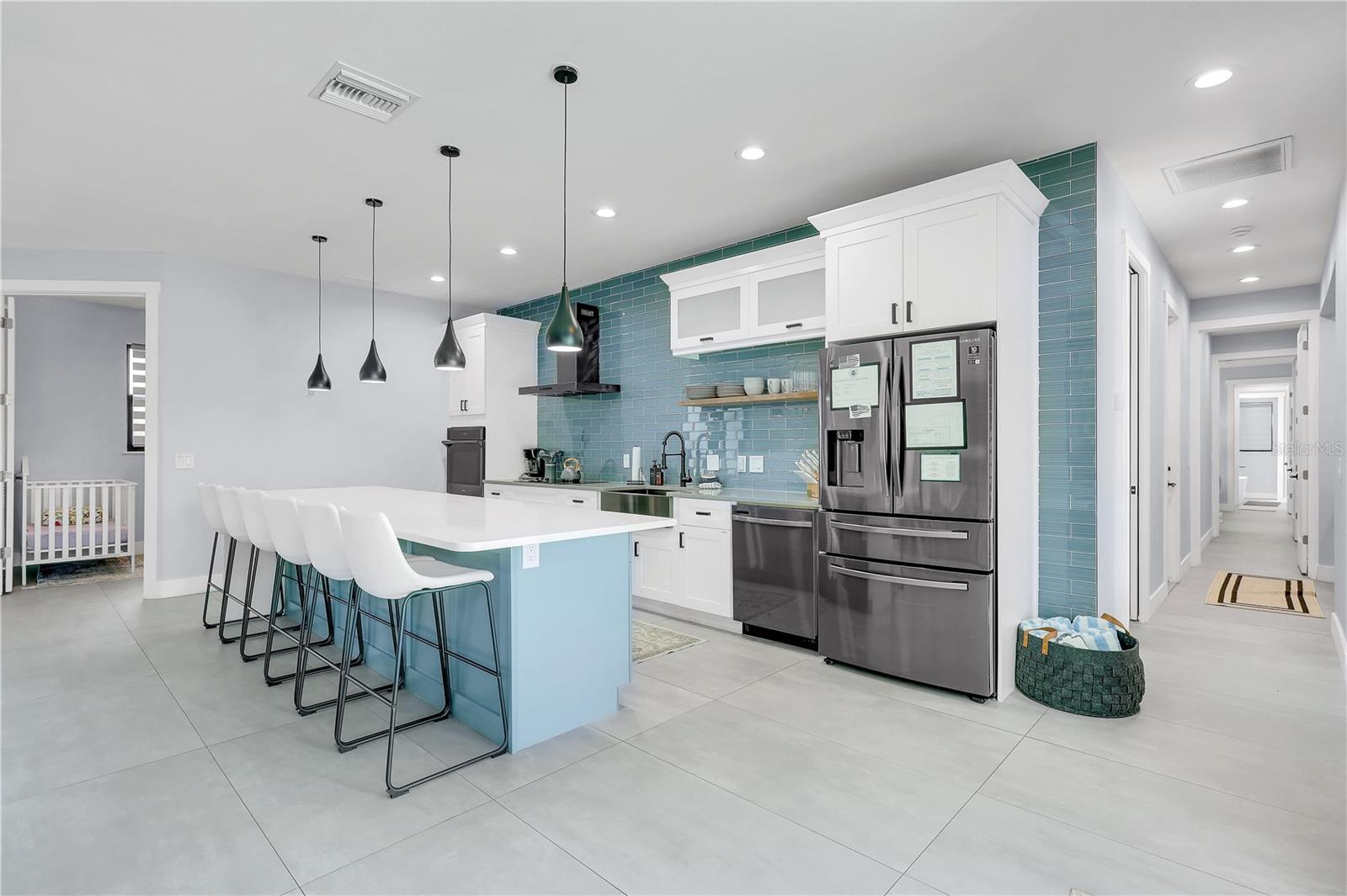 715 OAK STREET, Bradenton, FL 34208