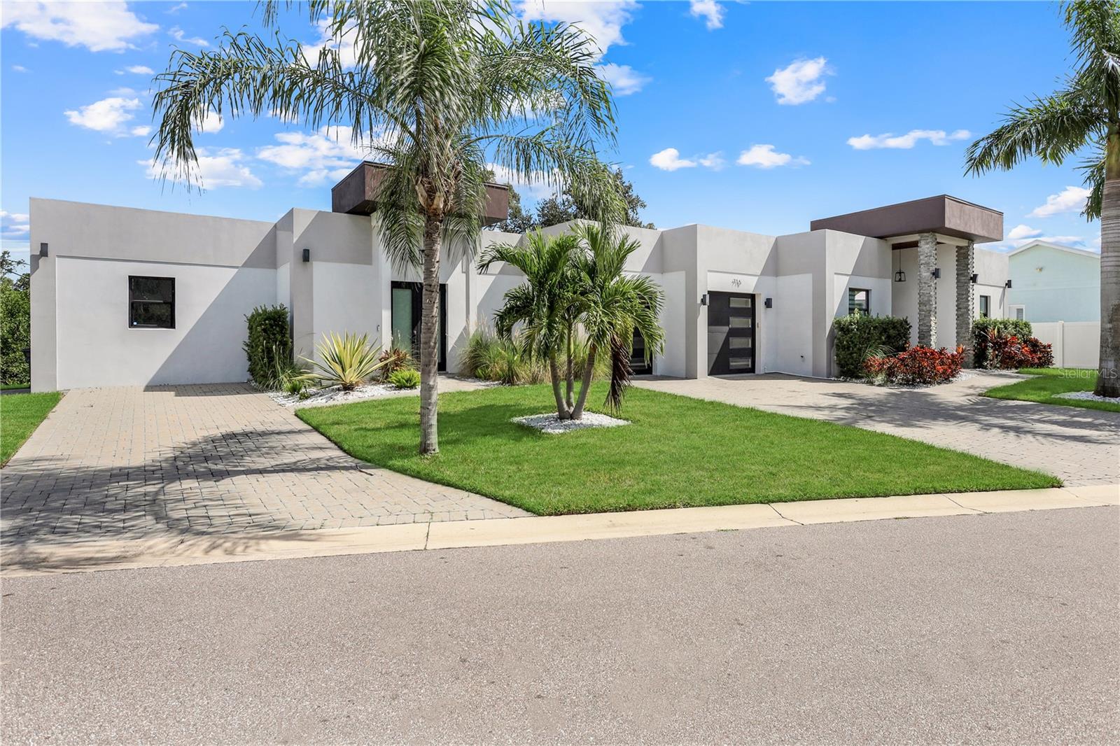 715 OAK STREET, Bradenton, FL 34208