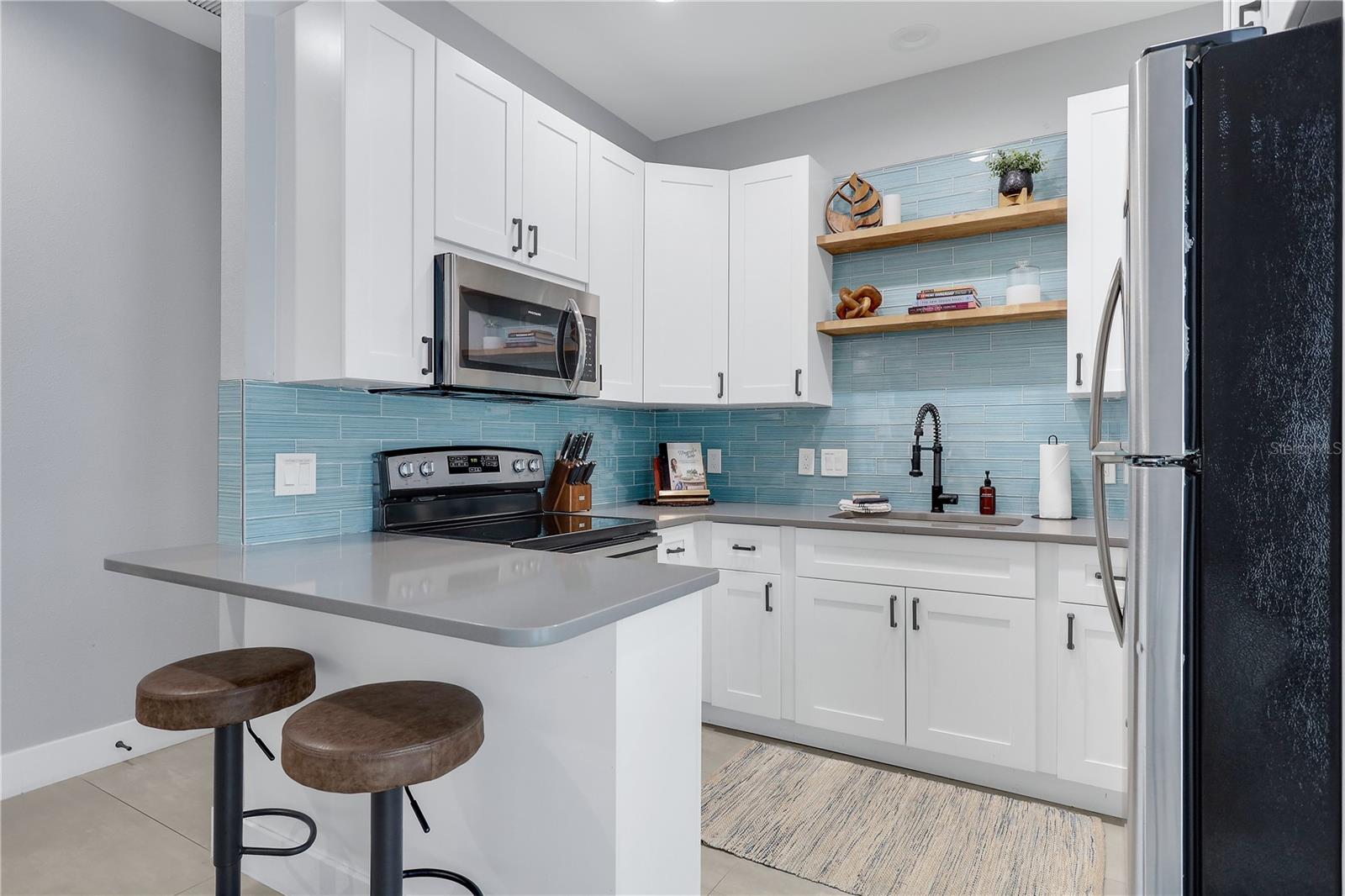 715 OAK STREET, Bradenton, FL 34208