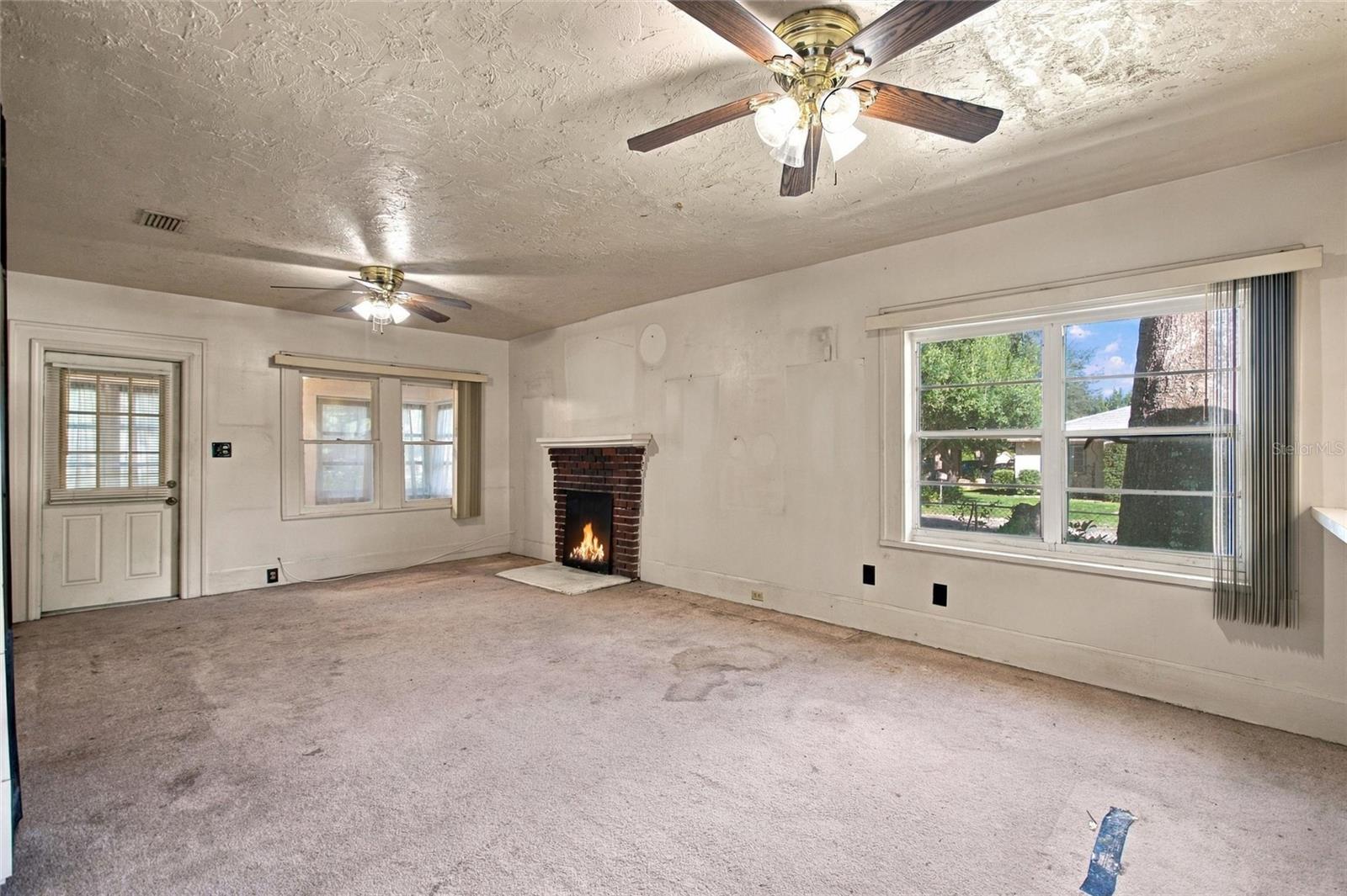 703 36TH STREET W, Bradenton, FL 34205