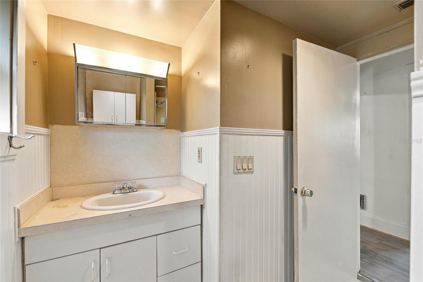 703 36TH STREET W, Bradenton, FL 34205