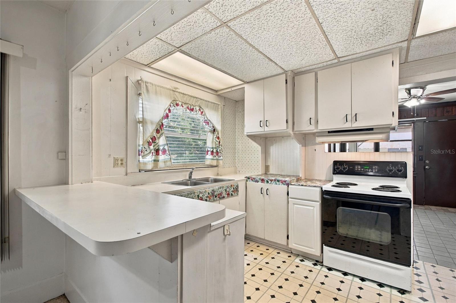 703 36TH STREET W, Bradenton, FL 34205