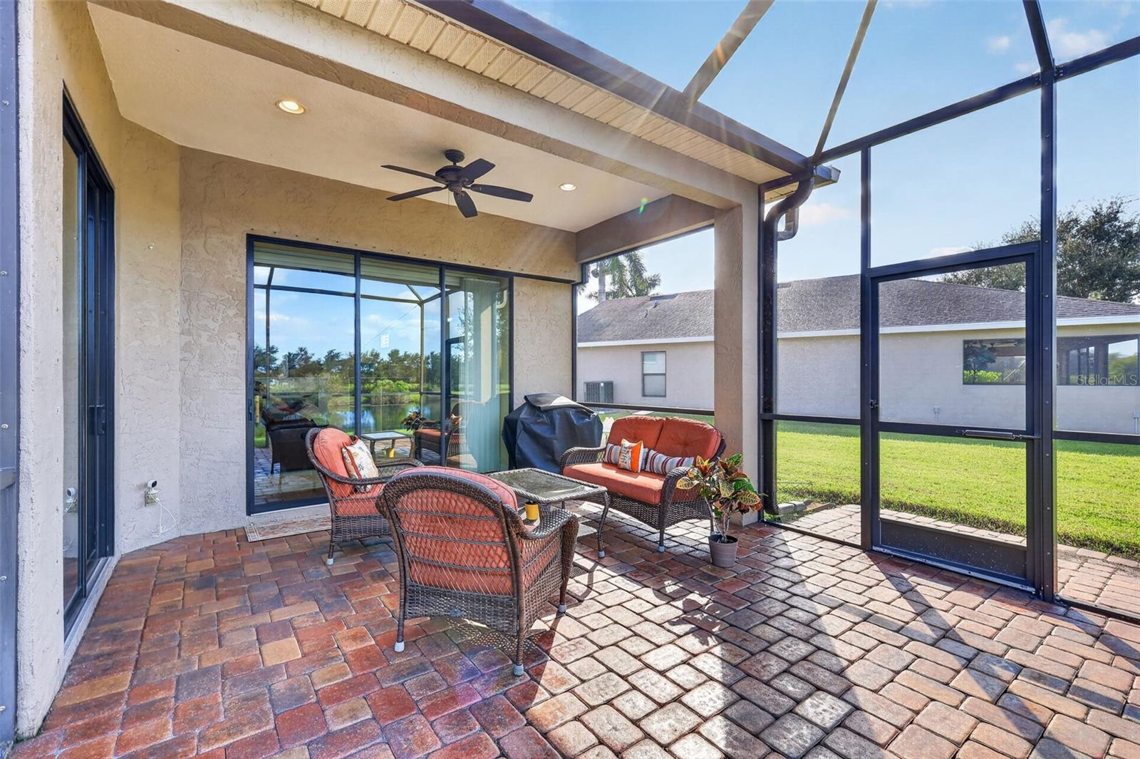 SCREENED LANAI