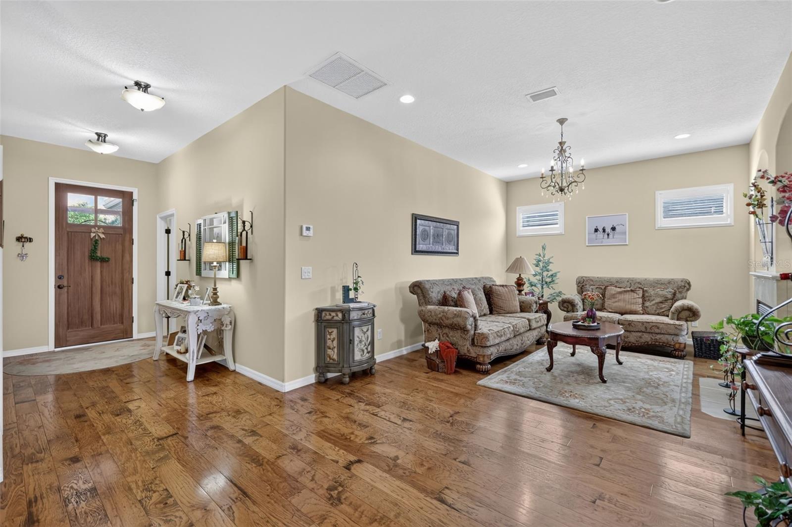FORMAL LIVING AREA