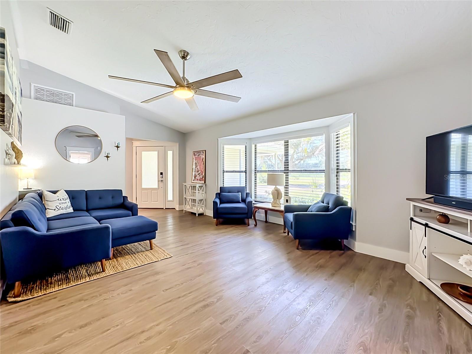 1115 MILL RUN E, Bradenton, FL 34212