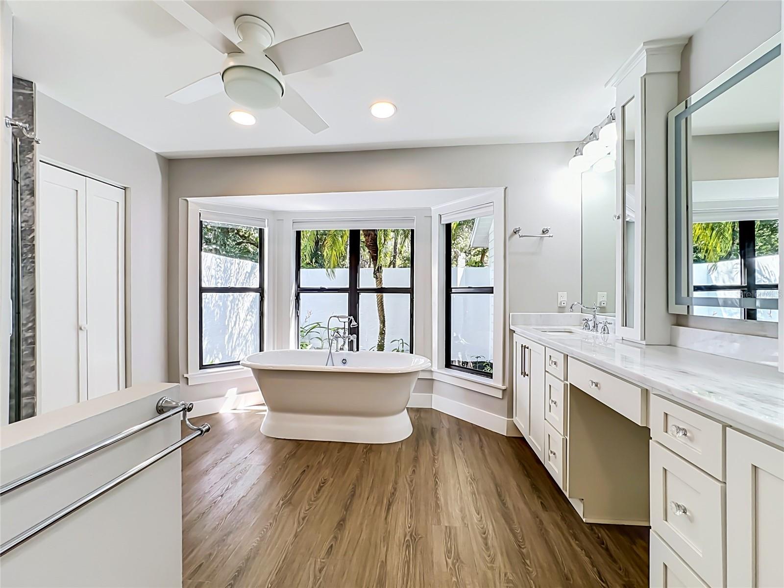1115 MILL RUN E, Bradenton, FL 34212
