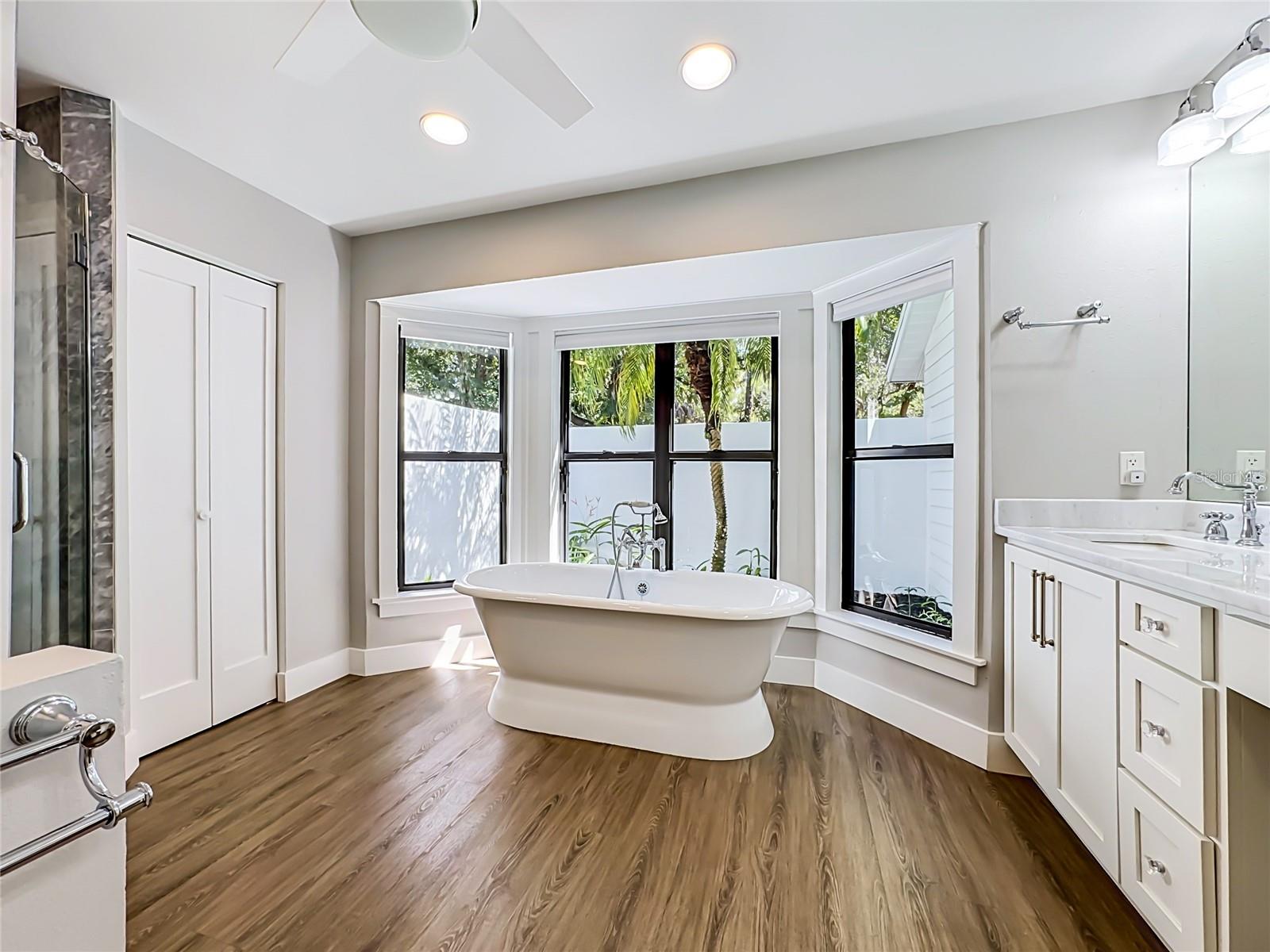 1115 MILL RUN E, Bradenton, FL 34212
