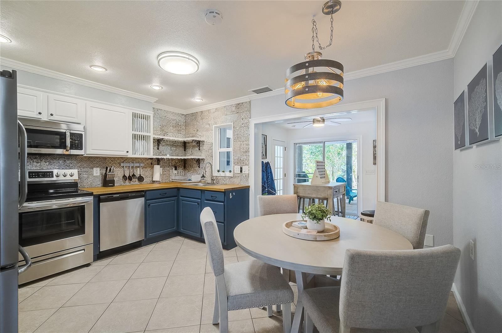 426 EAGLES NEST LANE, Sarasota, FL 34243