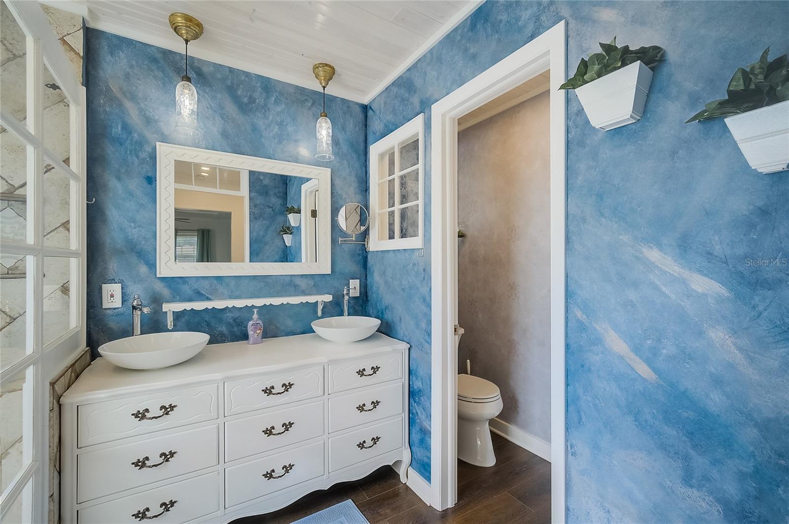 426 EAGLES NEST LANE, Sarasota, FL 34243