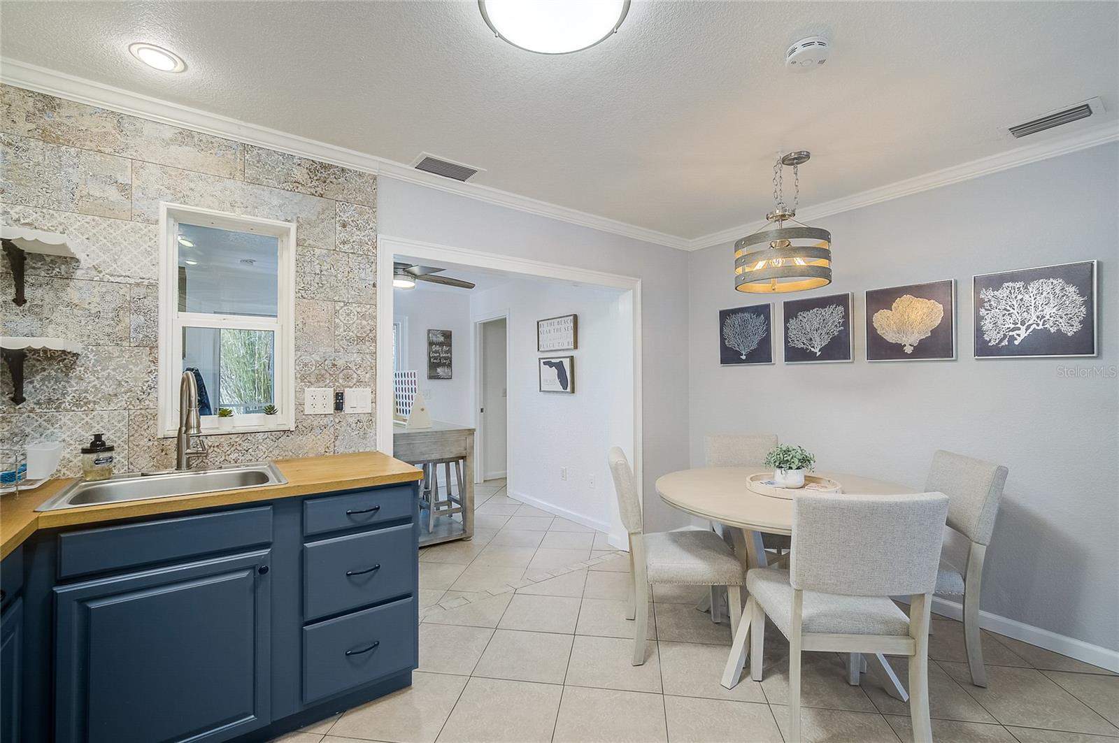 426 EAGLES NEST LANE, Sarasota, FL 34243