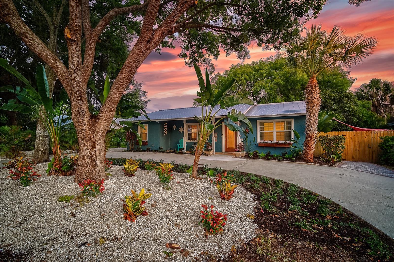 426 EAGLES NEST LANE, Sarasota, FL 34243