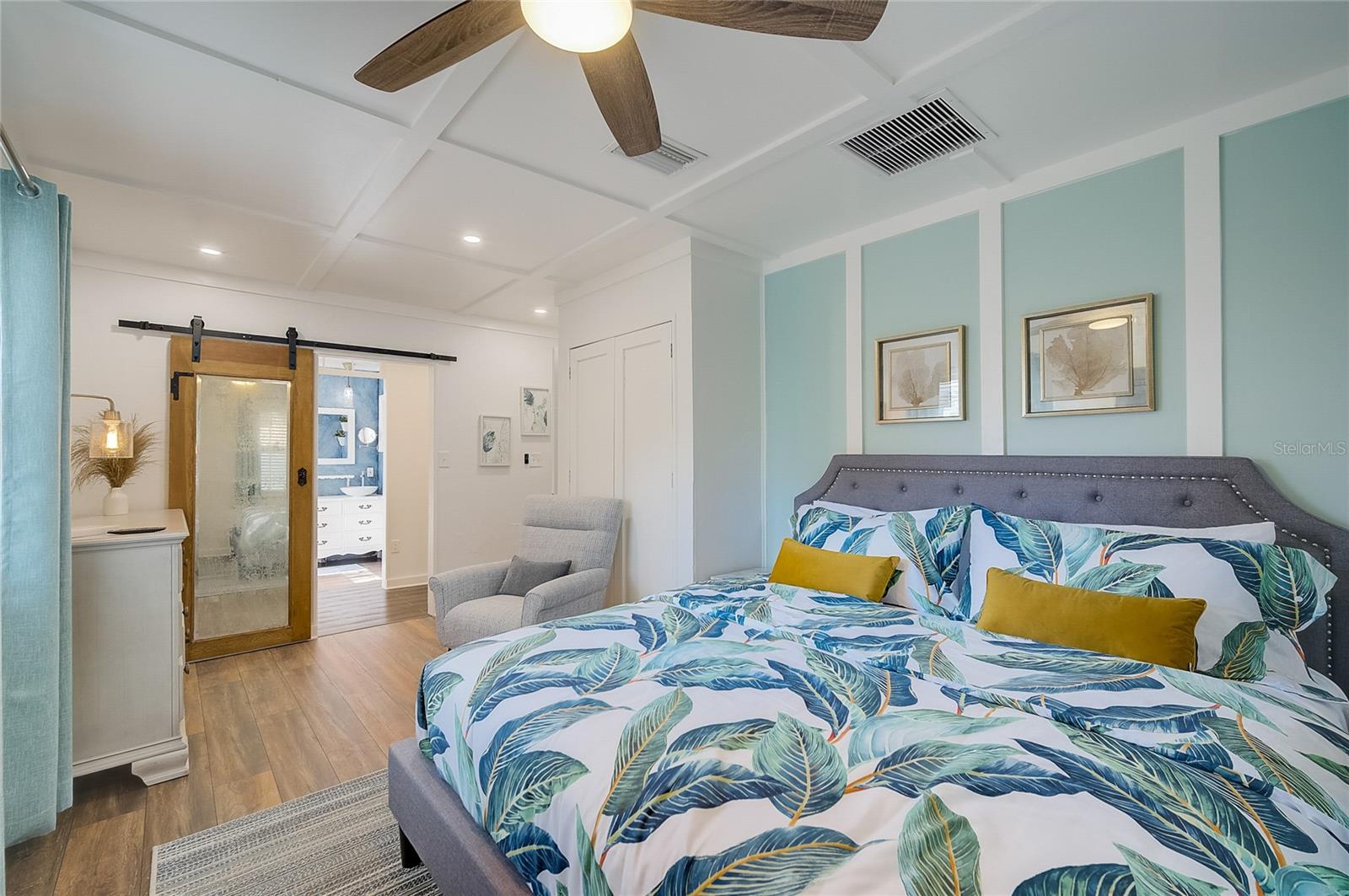 426 EAGLES NEST LANE, Sarasota, FL 34243