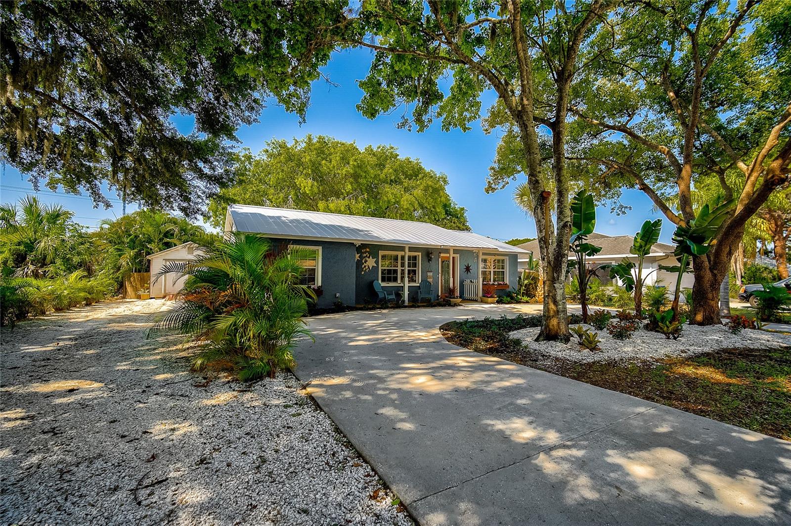 426 EAGLES NEST LANE, Sarasota, FL 34243