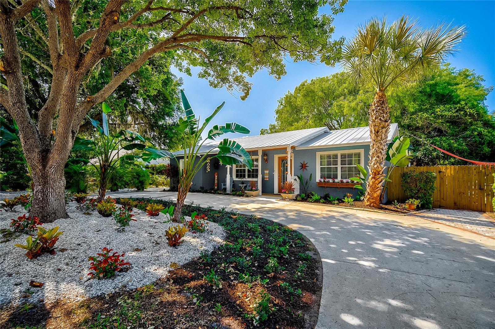 426 EAGLES NEST LANE, Sarasota, FL 34243