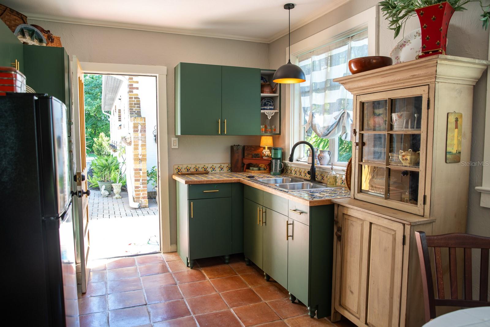Cottage kitchen.