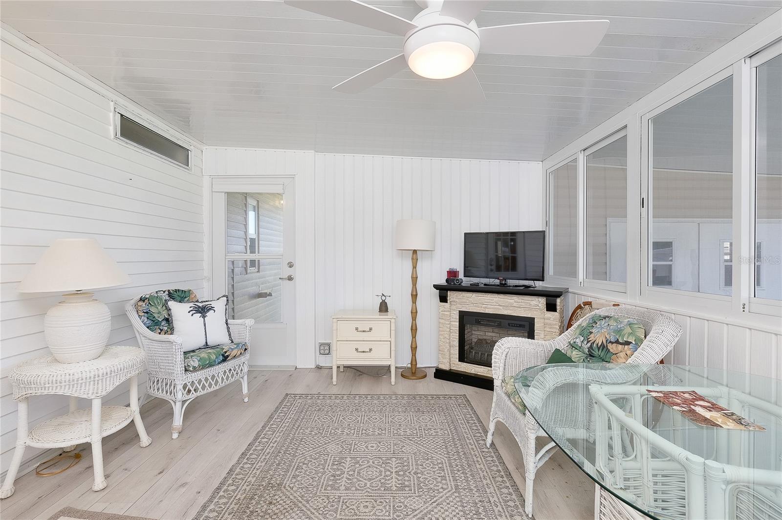 8905 34TH AVENUE E, Palmetto, FL 34221