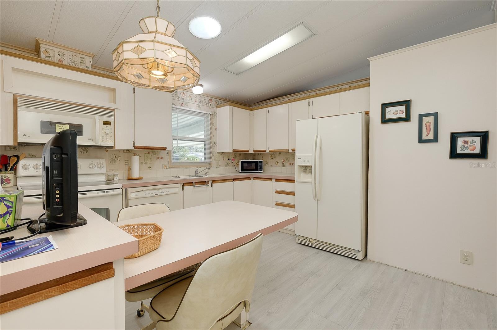 8905 34TH AVENUE E, Palmetto, FL 34221