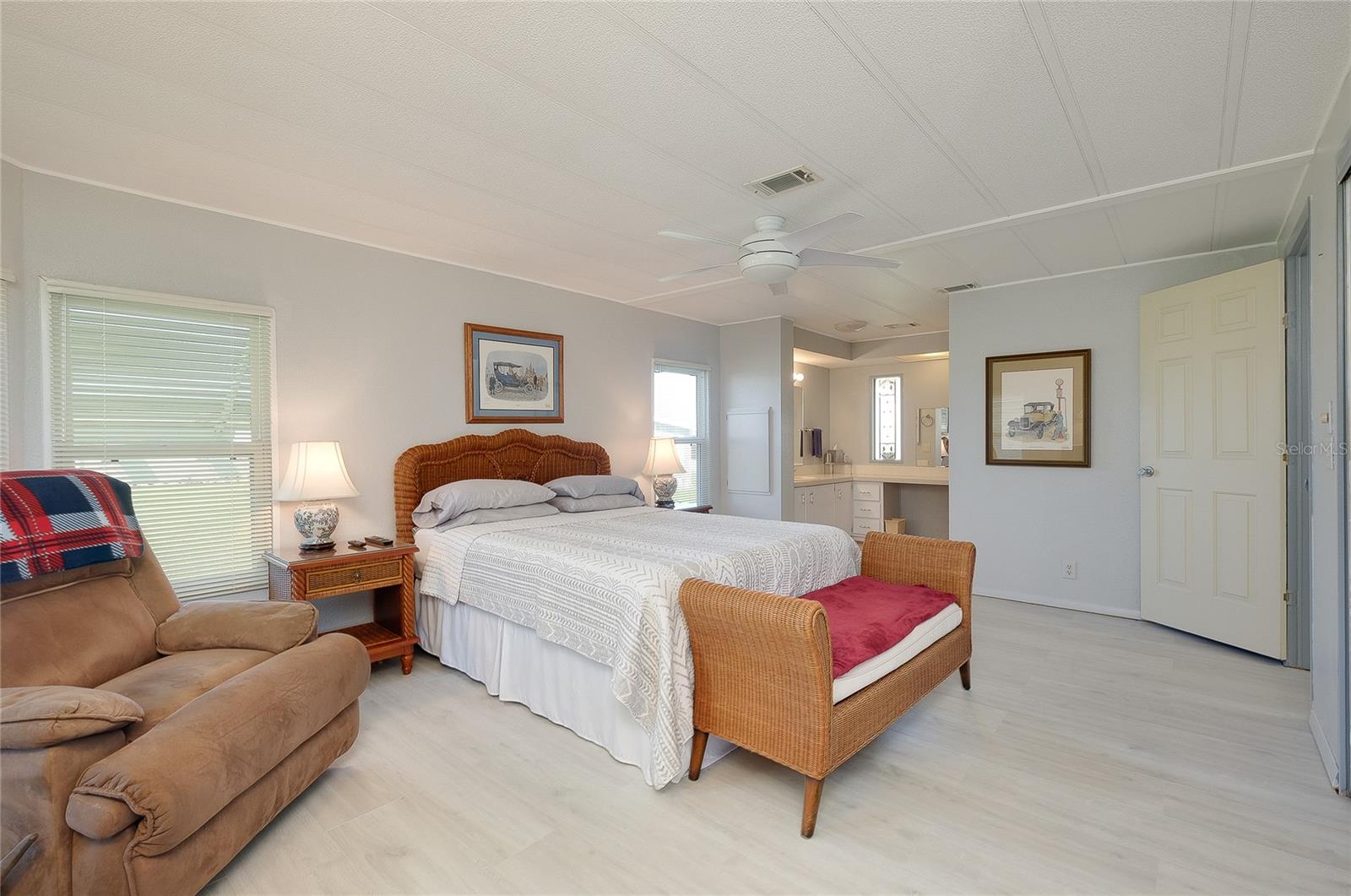 8905 34TH AVENUE E, Palmetto, FL 34221