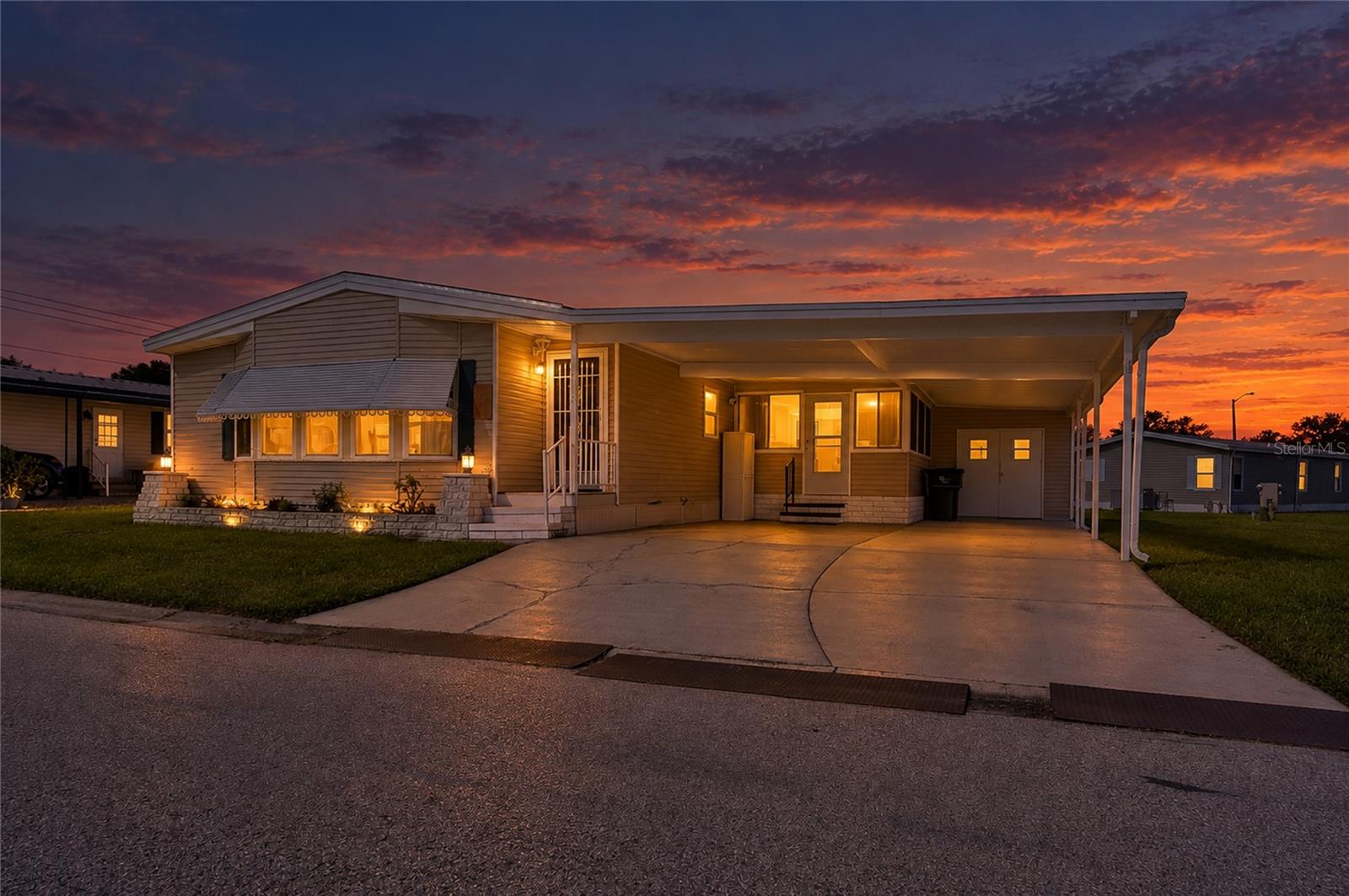 8905 34TH AVENUE E, Palmetto, FL 34221
