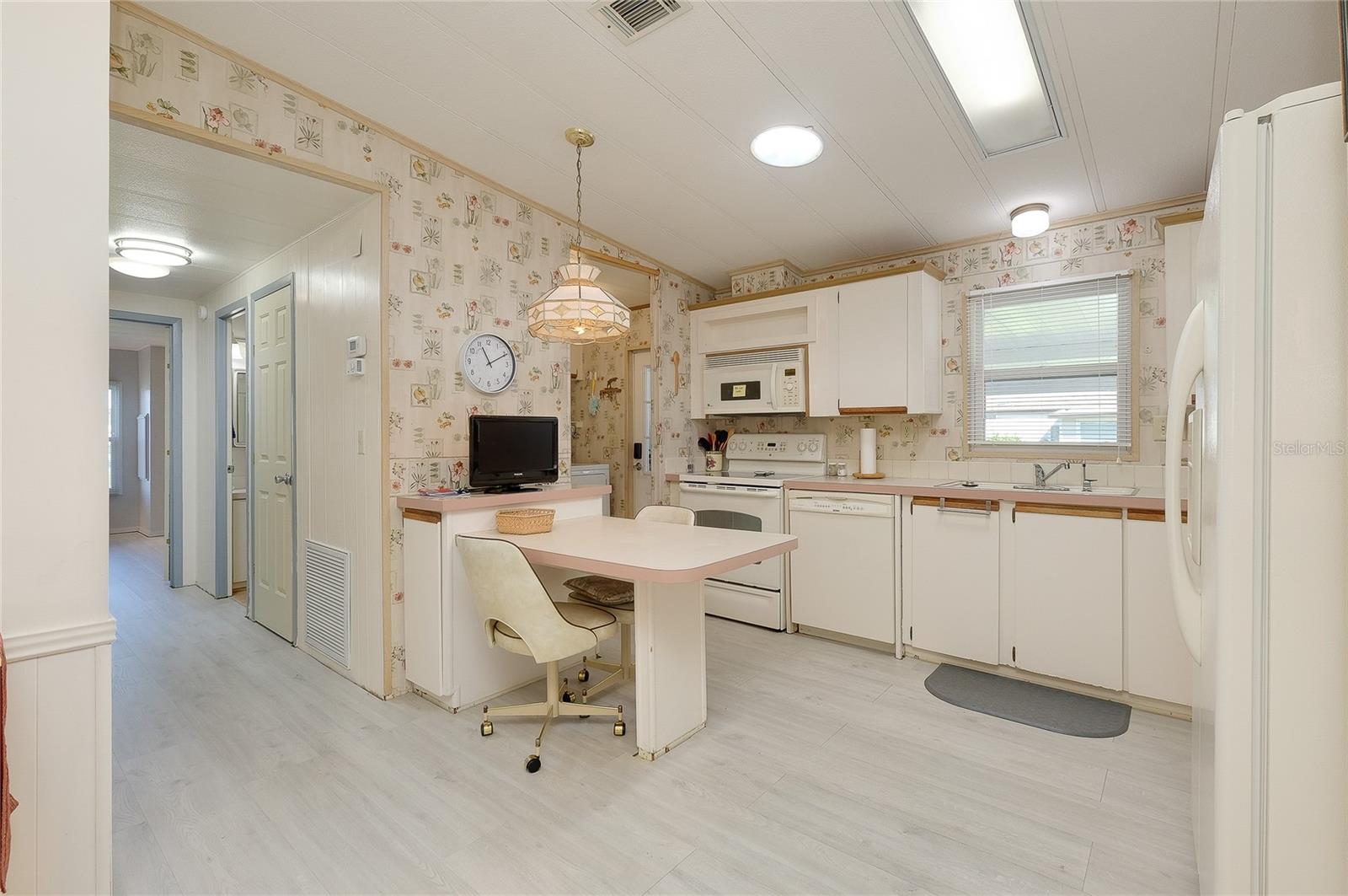 8905 34TH AVENUE E, Palmetto, FL 34221