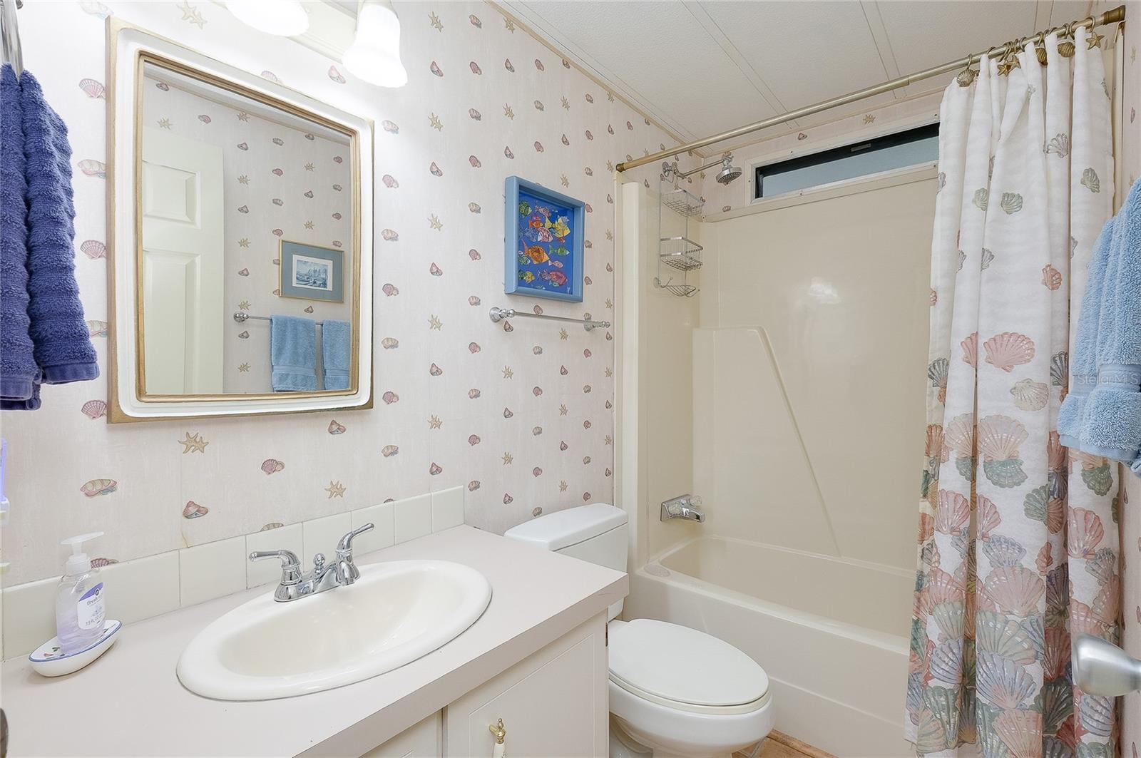 8905 34TH AVENUE E, Palmetto, FL 34221